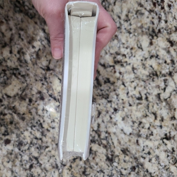 New Sealed Walt Disney Pocahontas (VHS 1996) #5741  First Time on Video Edition - Picture 7 of 8